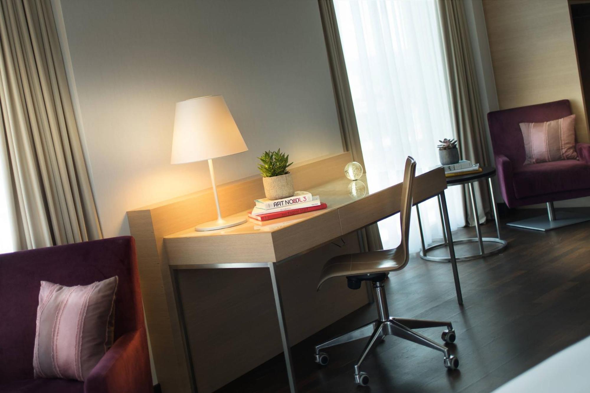 Renaissance Tower 5* Curych