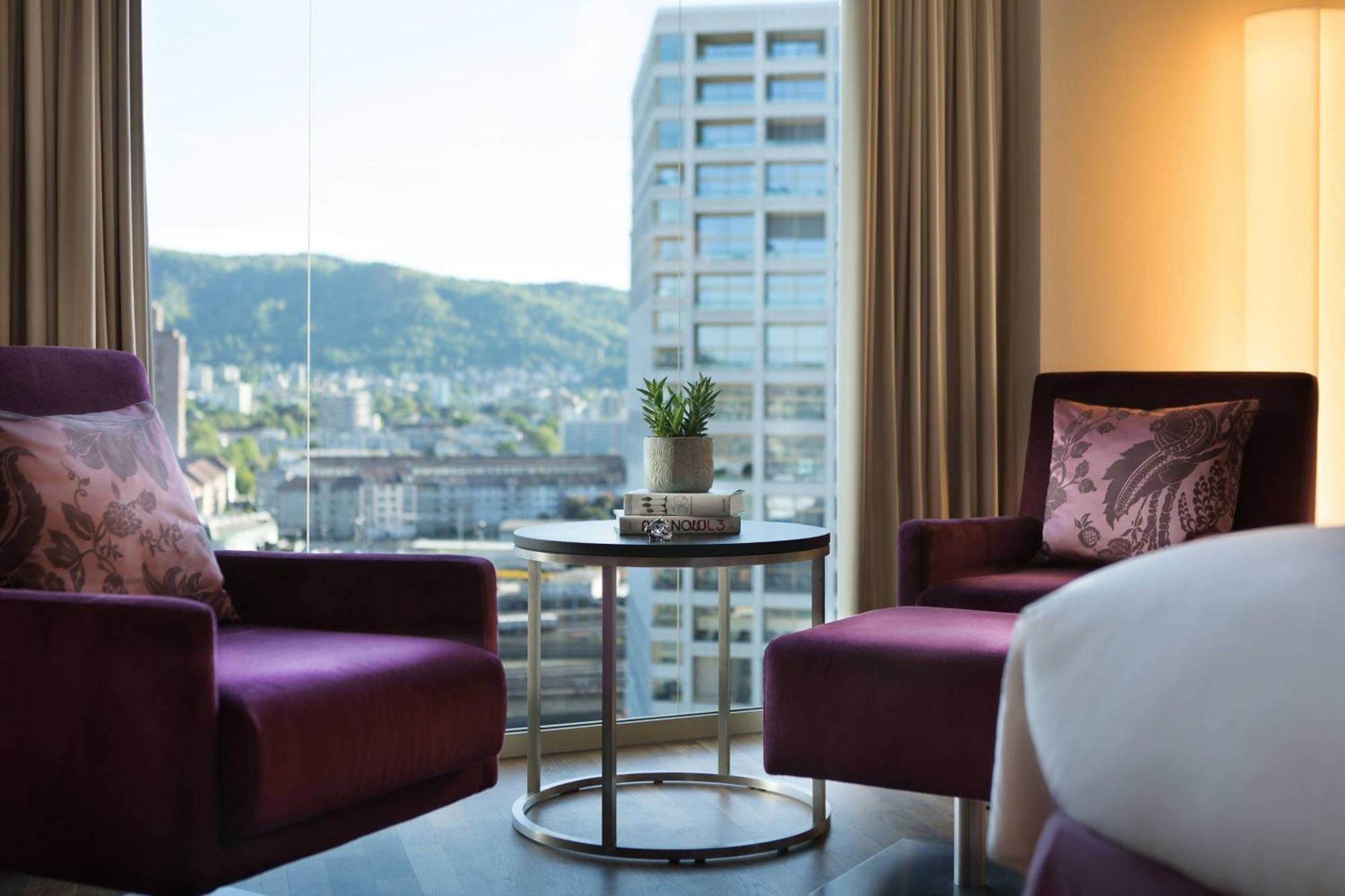 Renaissance Tower 5* Curych